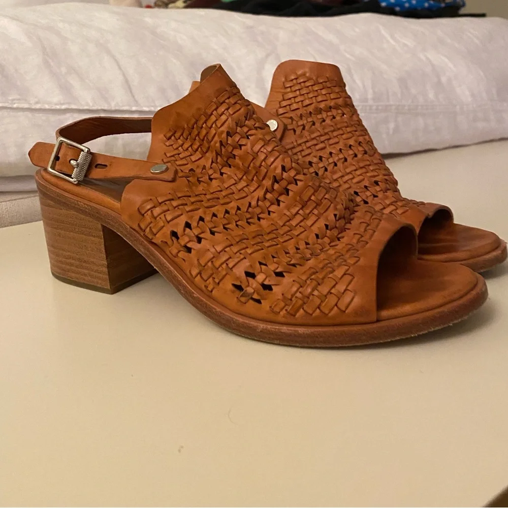 RAG & BONE tab perforated leather sling back sandals with short heel, size 39 - Picture 4 of 9